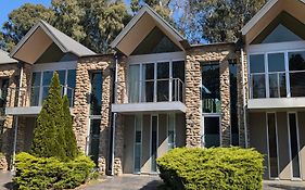 Unit 6 Centenary Park Townhouse
